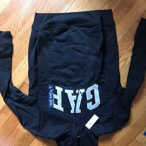 GAP men’s sweatshirt